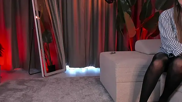 LisaAventi live XXX chat