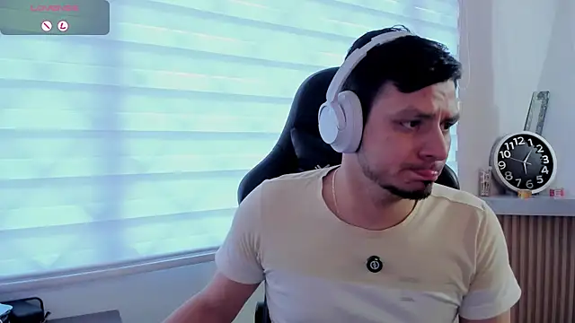 Chat +18 de Rick_Adams ao vivo