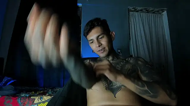 Czat XXX na żywo – Travisttanner28