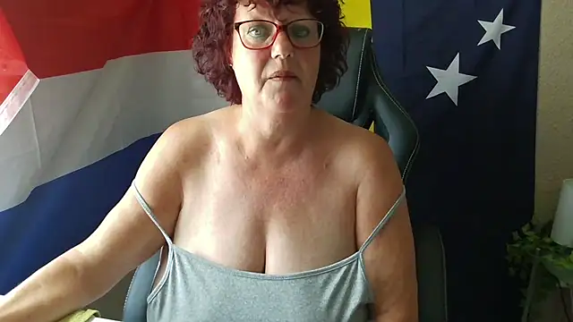 GrandJo69's Live XXX Chat