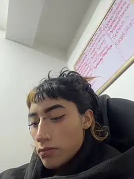 baby_akuma Adlı Modelin Canlı XXX Sohbeti
