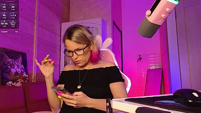 צ'אט XXX בשידור חי של Lady_Shine