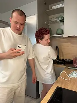 XXX chat uživo modela MrMrsRight
