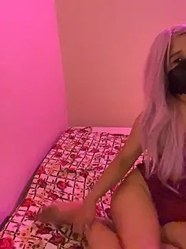 Lucey_001 Chat XXX in diretta