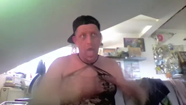 Bigthroaterboy's Live XXX Chat