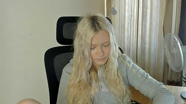 XXX chat uživo modela MidnightPoise
