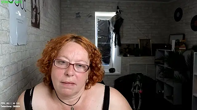 Fara_Flutte Adlı Modelin Canlı XXX Sohbeti