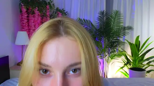 RosalieHandley Chat XXX in diretta
