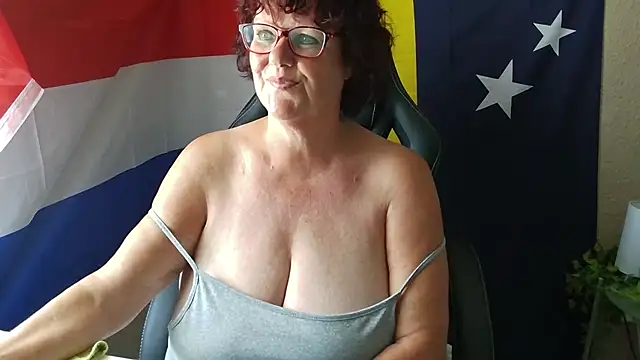 GrandJo69's Live XXX Chat
