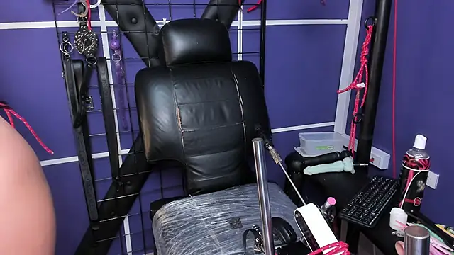 Charlotte_Bms7 – Naživo XXX chat