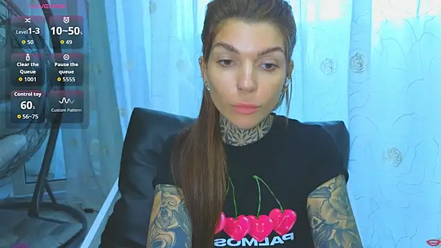tattooedBabyy Adlı Modelin Canlı XXX Sohbeti