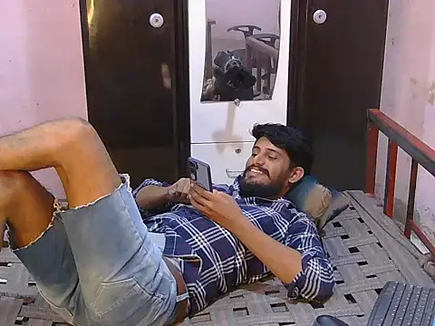 HotXKrish Adlı Modelin Canlı XXX Sohbeti