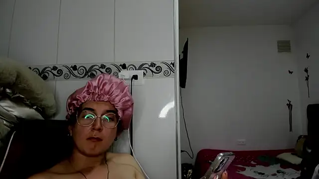 Chatroom XXX en direct de Sweet-Suck69