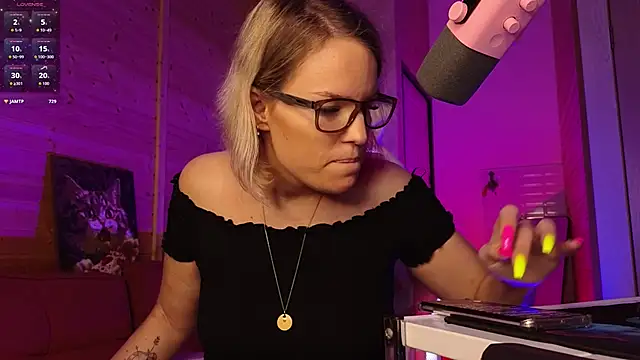 Lady_Shine live XXX chat