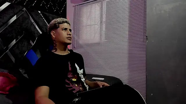 Živý XXX chat dominic_connor