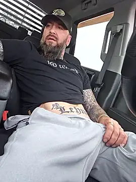 Chat XXX en directo de Beardedtattood