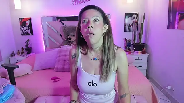 Karly_moon's Live XXX Chat