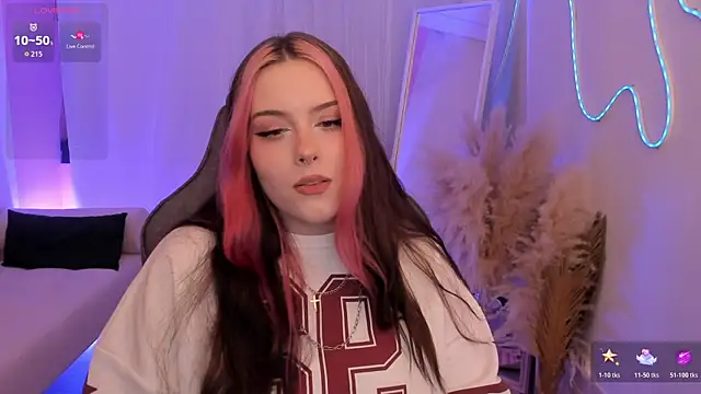 Chat +18 de CoraMiel ao vivo
