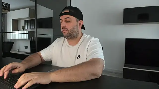 XXX chat uživo modela DravenPeak
