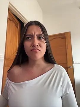 Nhefertary Adlı Modelin Canlı XXX Sohbeti
