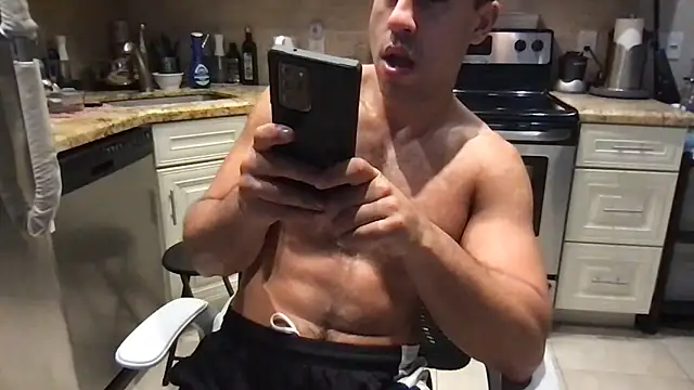 Chat XXX en directo de BigGuyMuscle