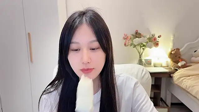 Hu-uzzzZ Chat XXX live