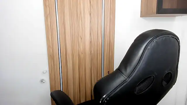 Chatroom XXX en direct de Emma_jonness