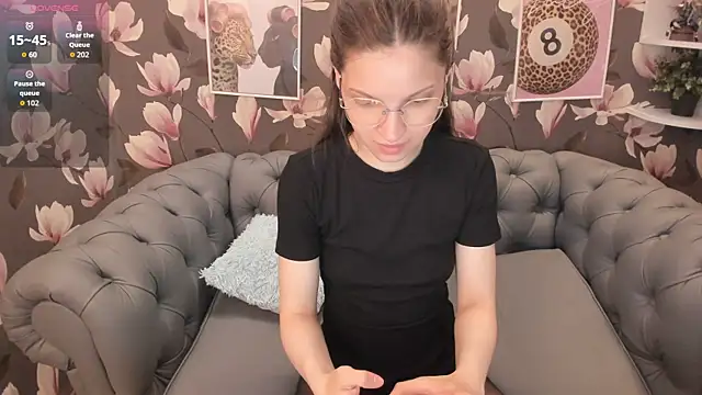 MelaniGrand 现场XXX聊天