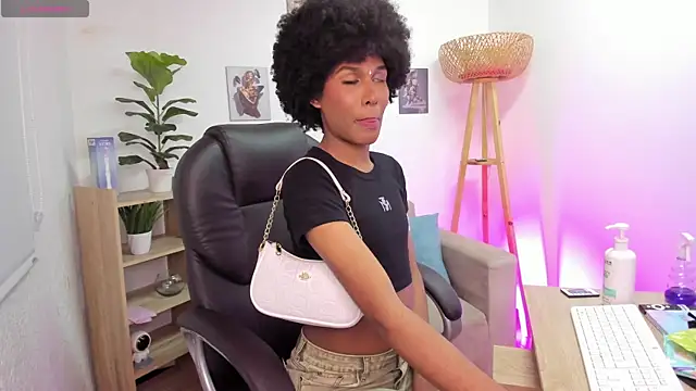 NaomiSaenz_'s Live XXX Chat