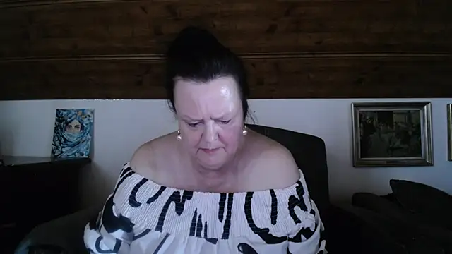 TiffanyMature's Live XXX Chat