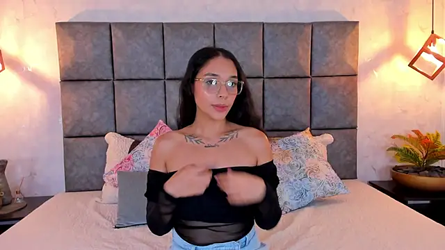 Roseaurora লাইভ XXX চ্যাট