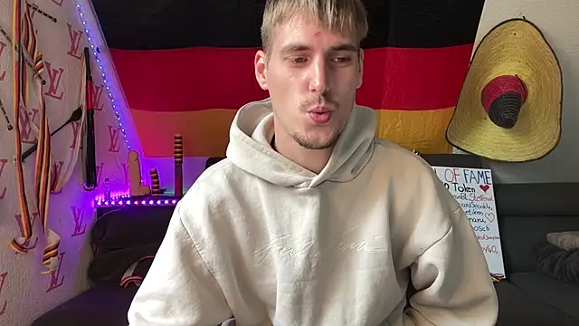 Cookieboy88 XXX чат на живо