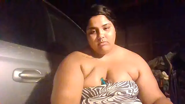 1n0nlythroat's Live XXX Chat