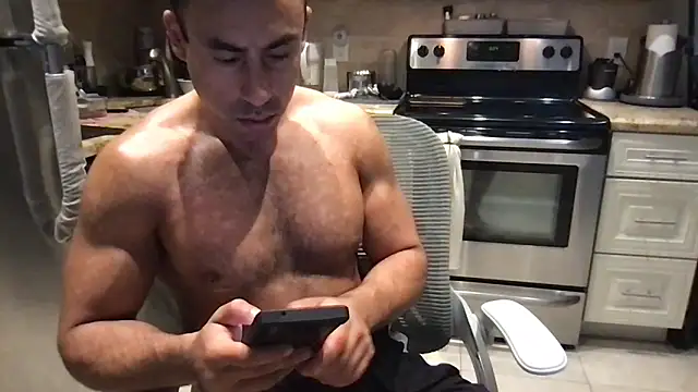 BigGuyMuscle Chat XXX in diretta