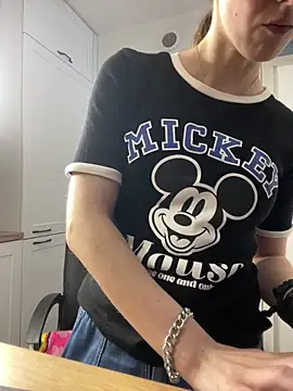 MartiniiSelenna Chat XXX live
