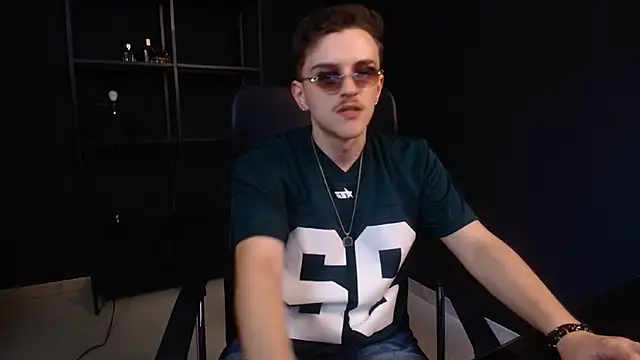Chat XXX Live FelixStarkk