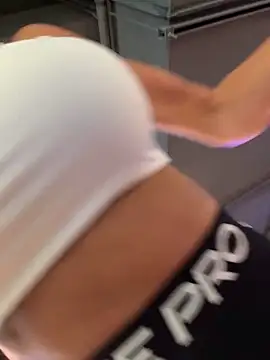 Živý XXX chat F3ckd0lllucy