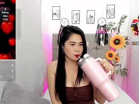 Ccinamonjazz live XXX chat