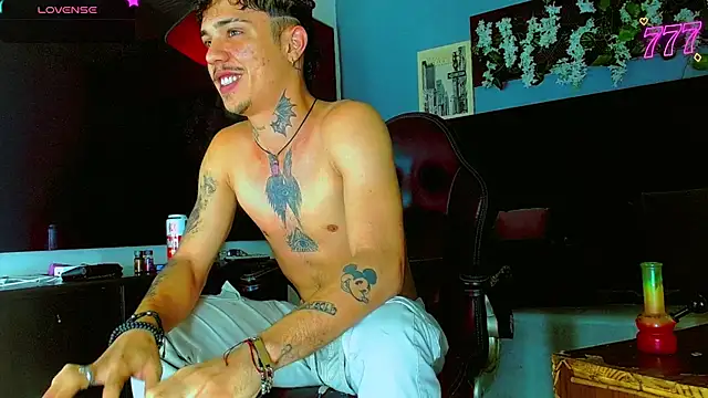 HannibalLester Live XXX Chat
