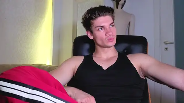 MaxKaiden Adlı Modelin Canlı XXX Sohbeti
