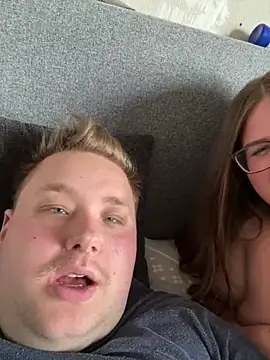 Онлайн чат XXX CurvyPaar2