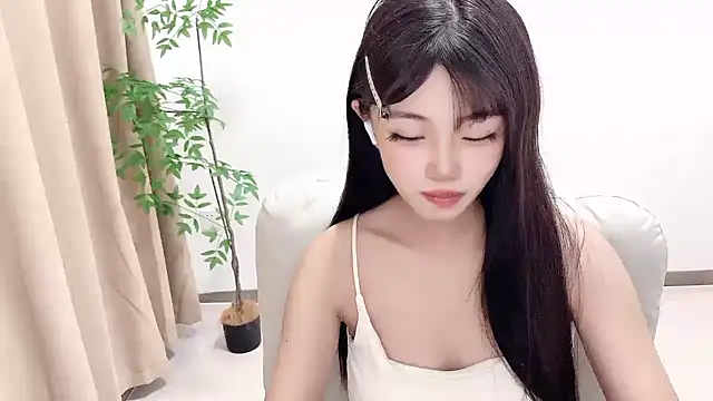 Kitteovo Adlı Modelin Canlı XXX Sohbeti
