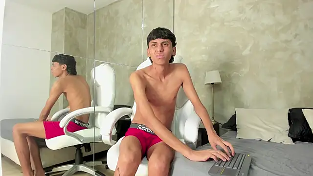 Chat XXX ao vivo de Brady_Tyson