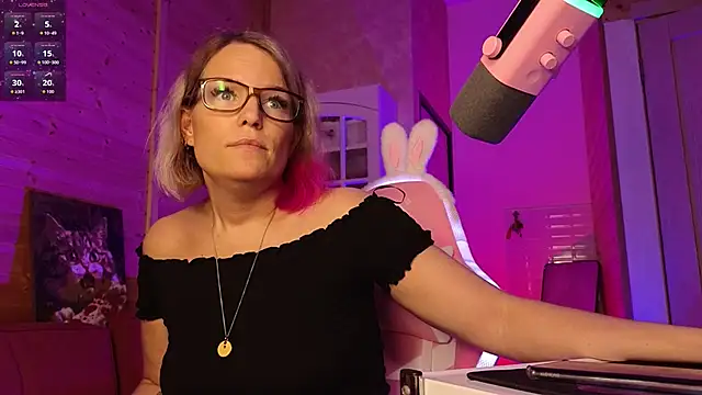 Lady_Shine's Live XXX Chat