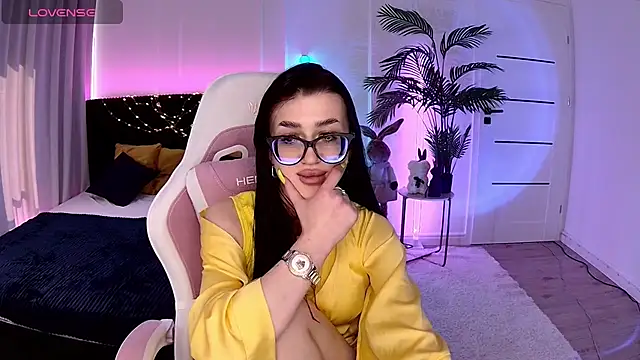 Ariella_Me Adlı Modelin Canlı XXX Sohbeti