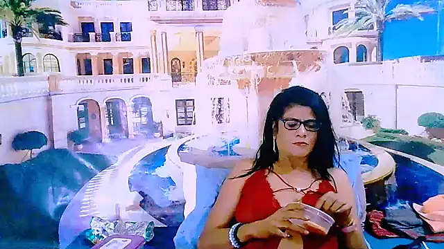 IndianAllure Adlı Modelin Canlı XXX Sohbeti