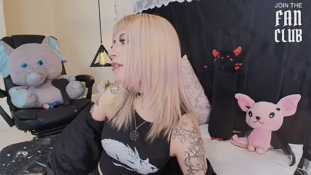 IvyBelle_: онлайн-секс-чат