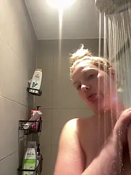 Chat +18 de bigassbrit ao vivo