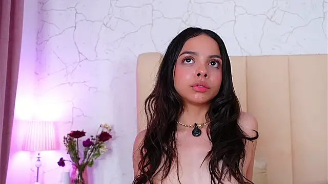 BambiRoses Adlı Modelin Canlı XXX Sohbeti