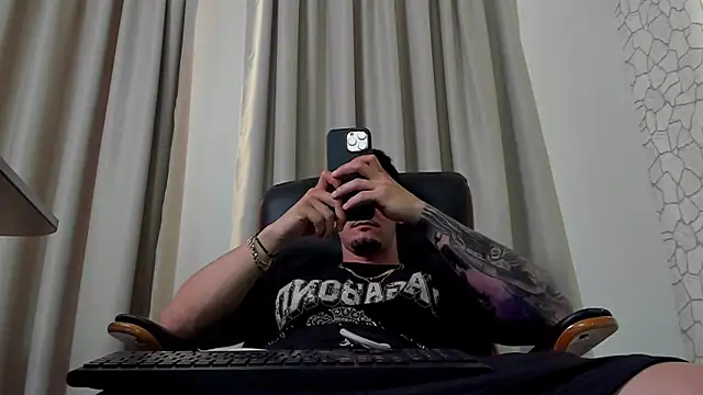 Czat XXX na żywo – ClintMasters